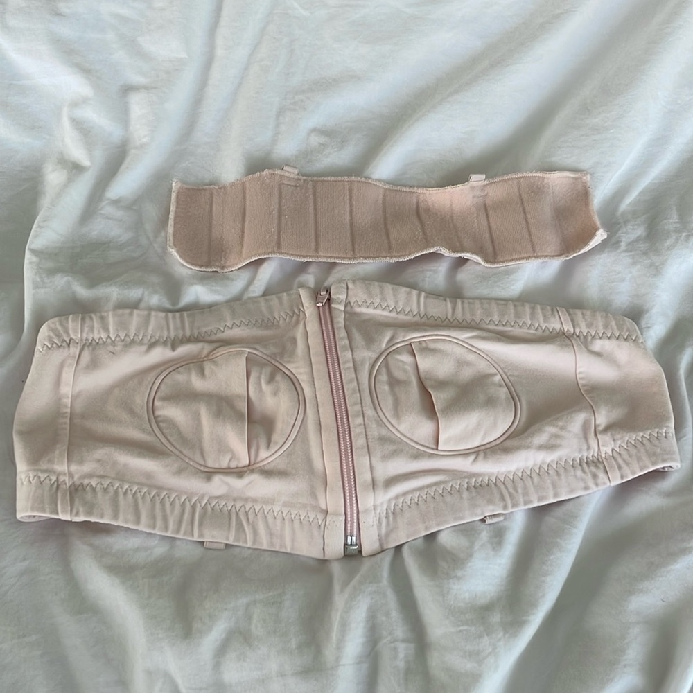 Lansinoh size XS -Large  Hands-Free Pumping/Nursing bra  in pink